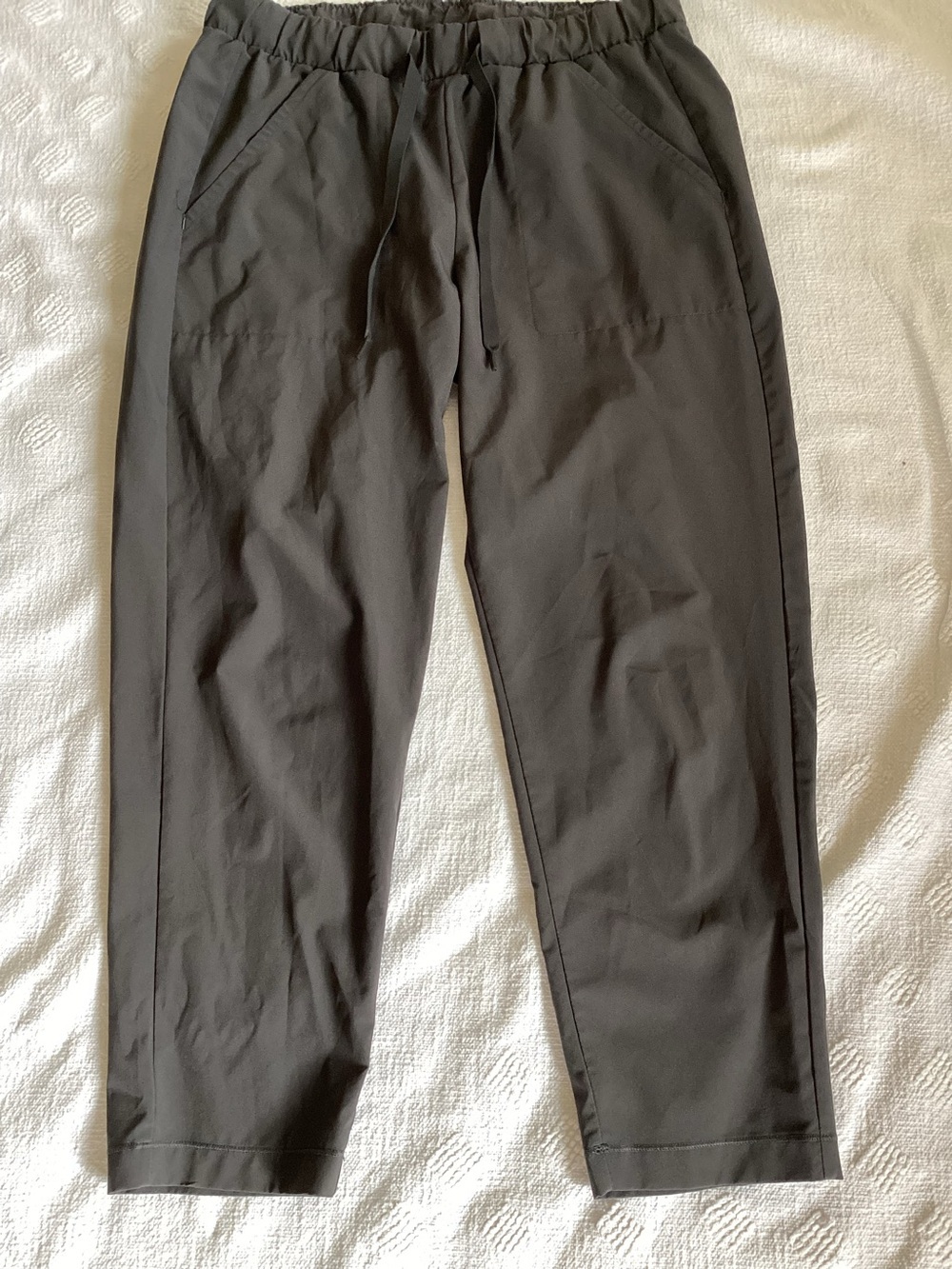 Under Armour Women Size M Gray Stretch Waist Nylon Pants